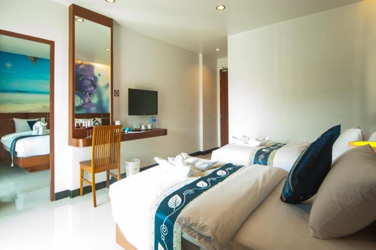 Hotel The Crystal