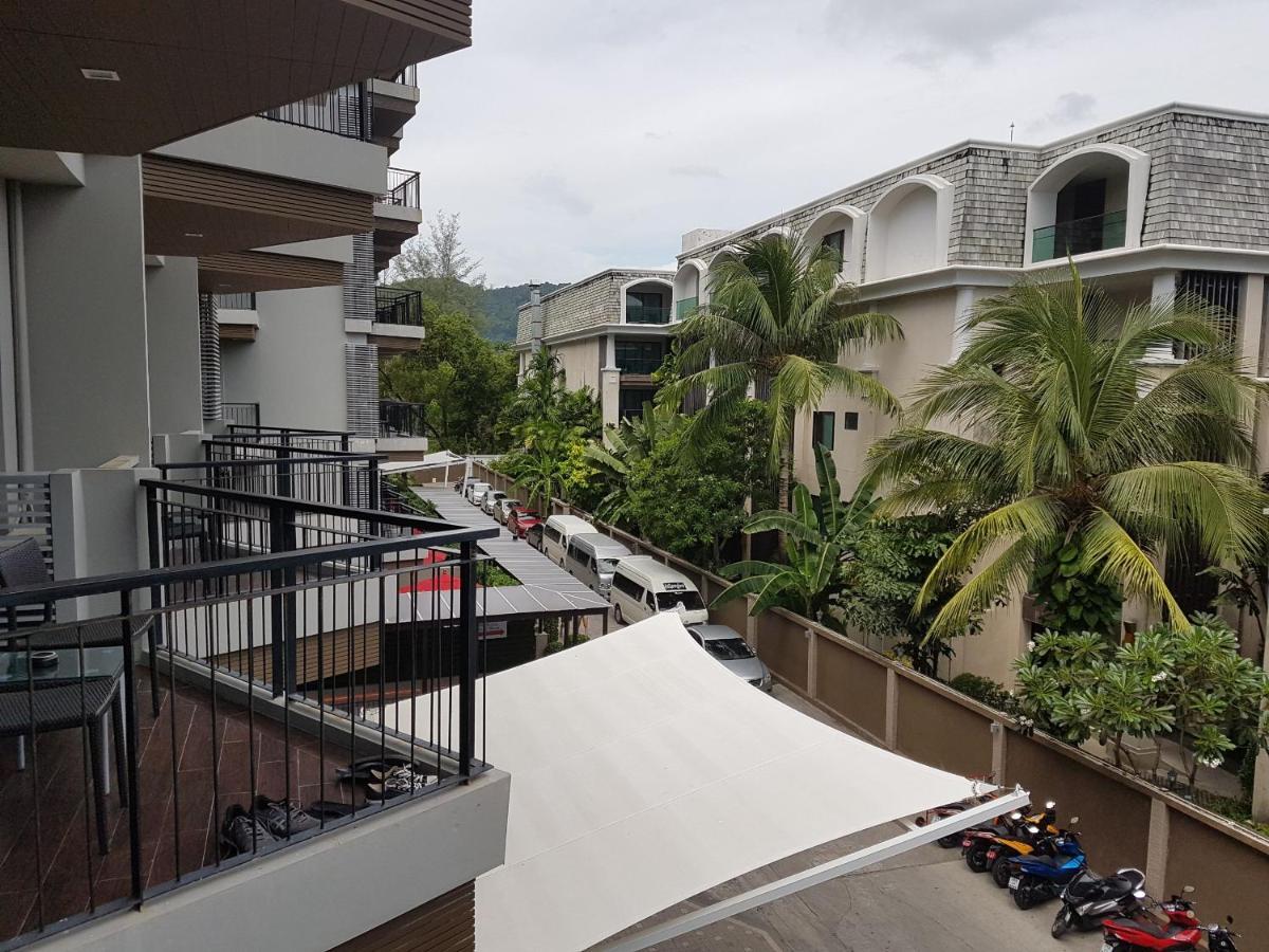 Holiday home With Hot Tub Bath In Front Pa Tong