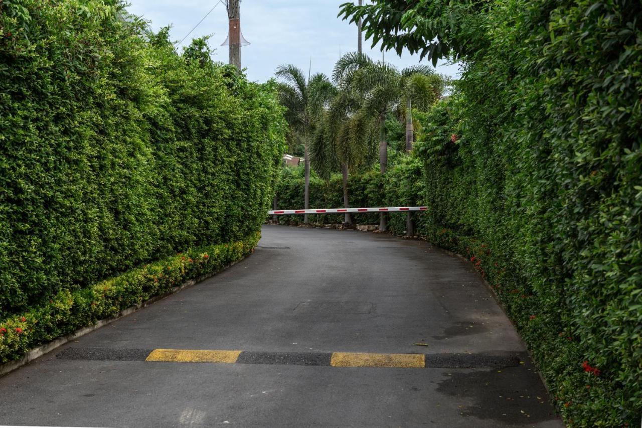 Laem Ka By Tropiclook Villa Rawai