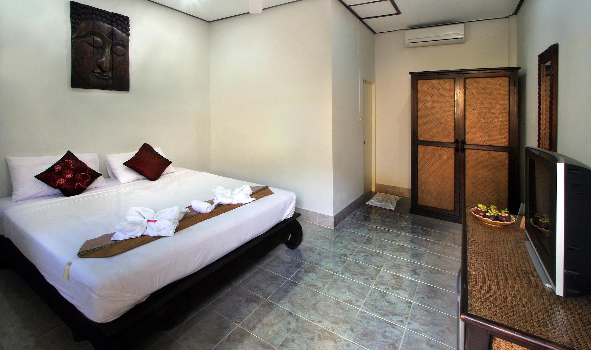 Hotel Karon Pool