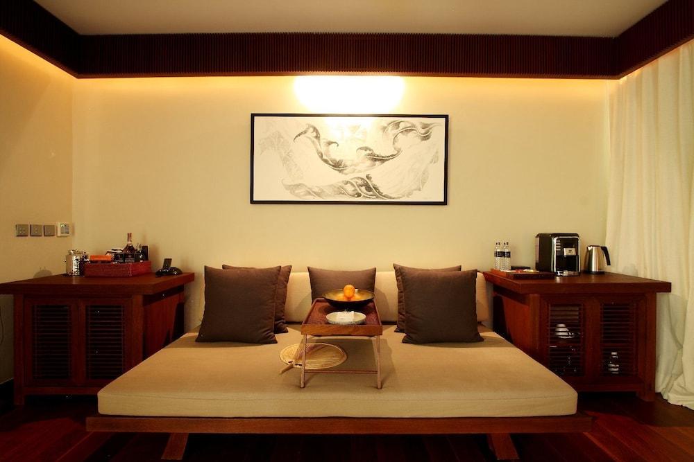 Paresa Phuket (adults Only) Resort 5*