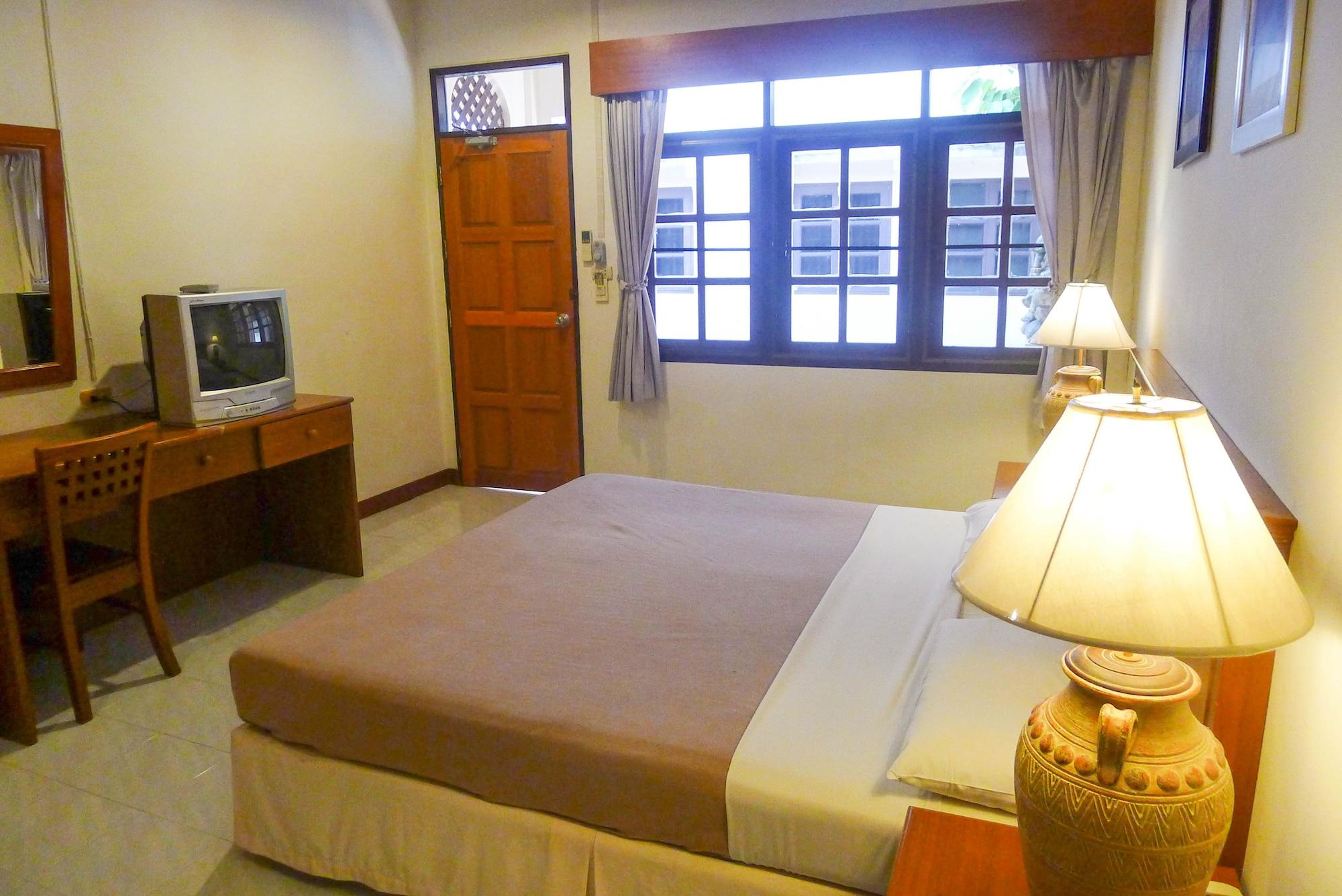 Garden Hotel 3*