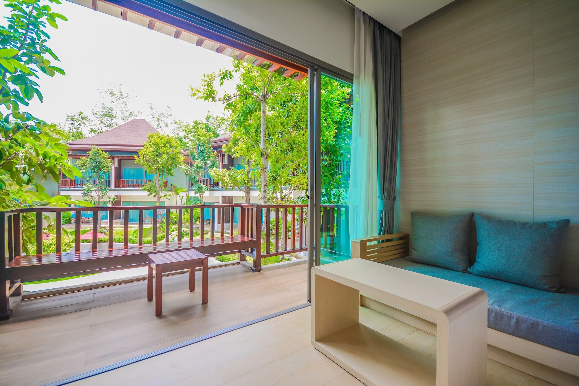 Crystal Wild Phuket 4*