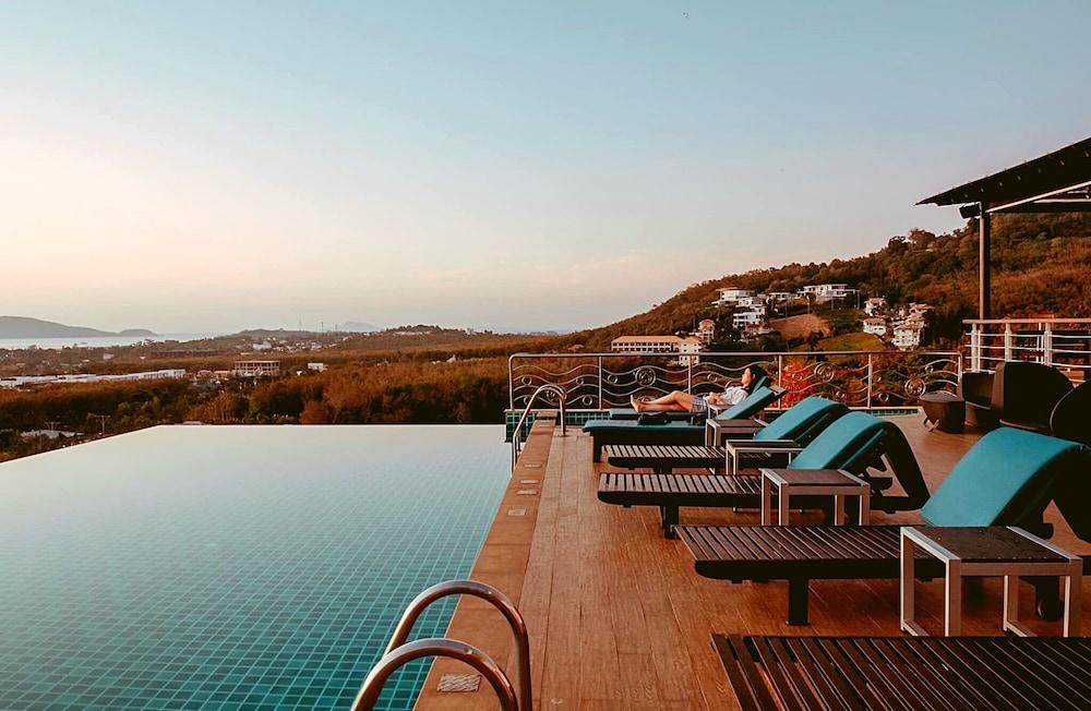 The View Rawada Phuket 4* Rawai