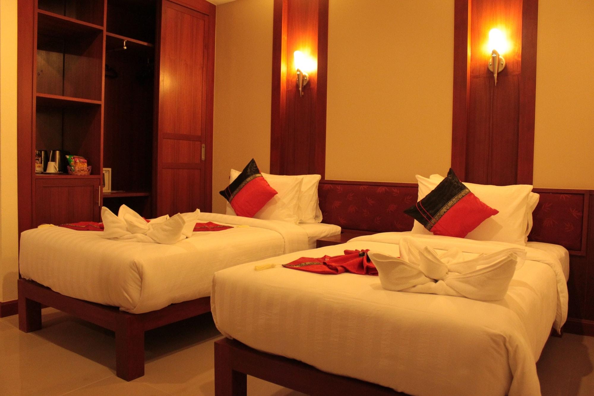 Patong Hemingway's 3*