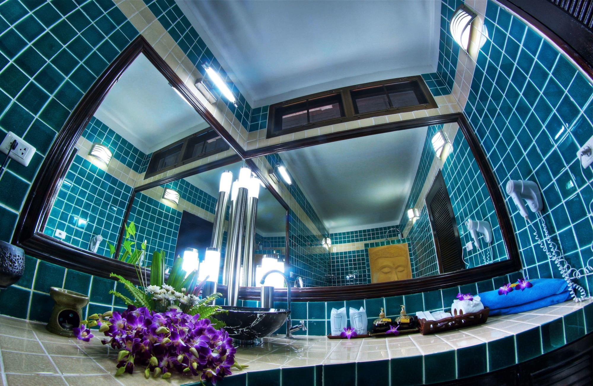 Boomerang Village Resort Karon