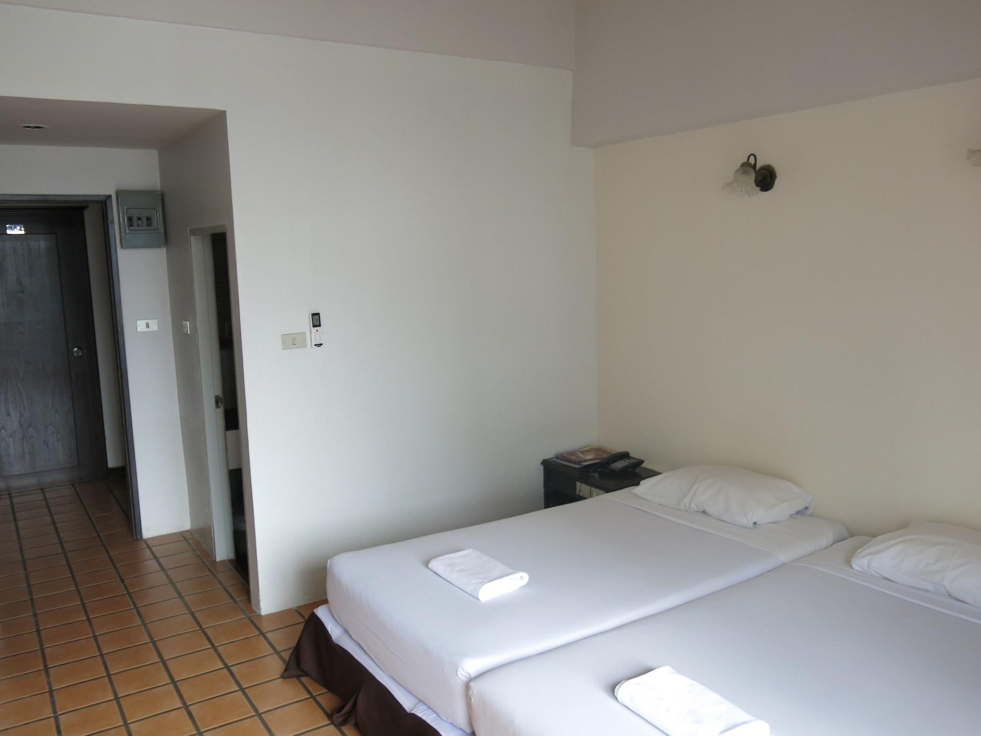 Hotel Rome Place Phuket
