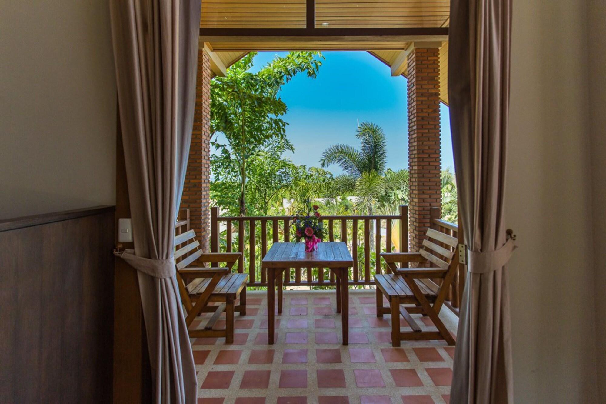 Resort Chalong Chalet Resort