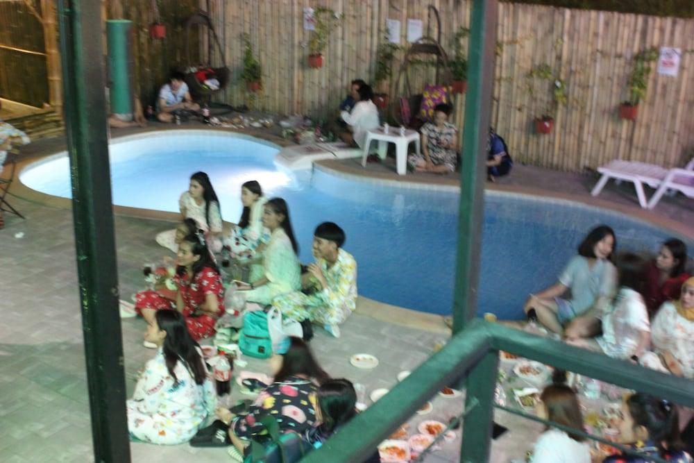 1715 House - White Rhino 3* Rawai