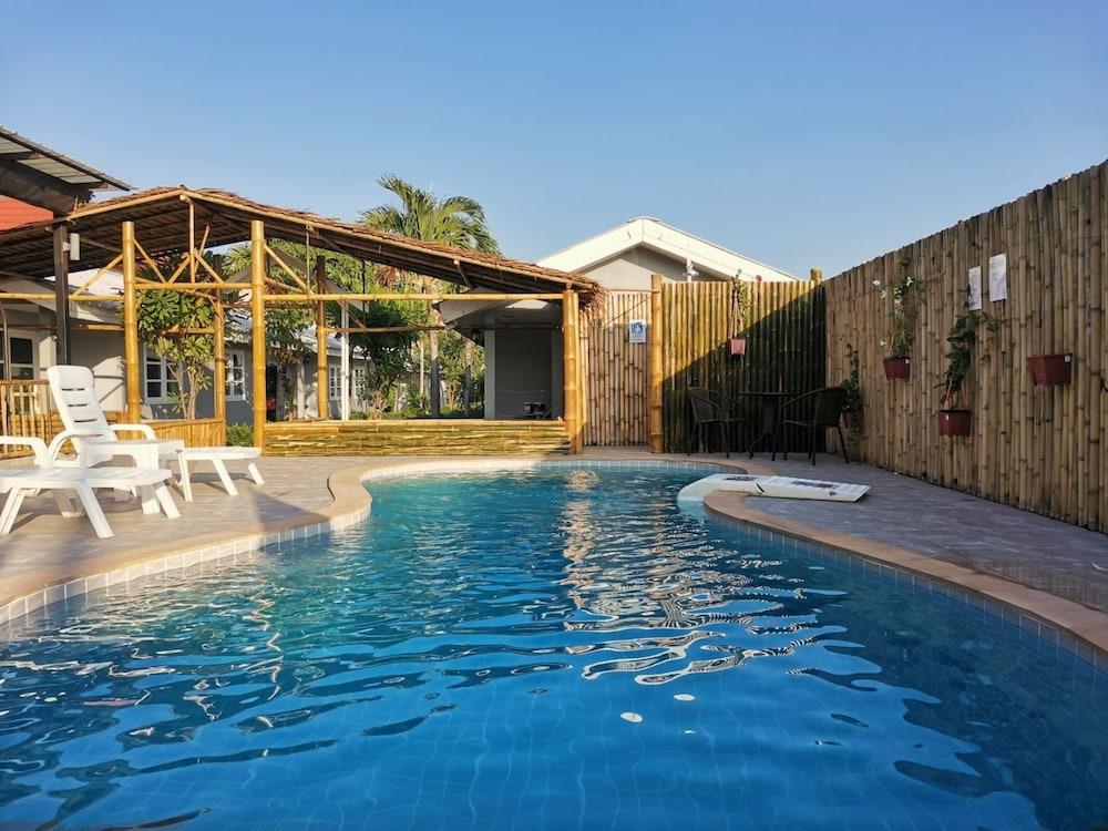 1715 House - White Rhino Resort