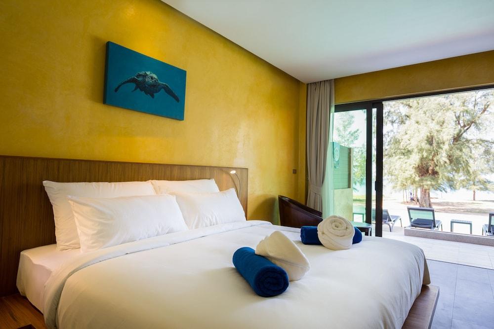 Coriacea Beachfront Boutique Phuket - Sha 4*