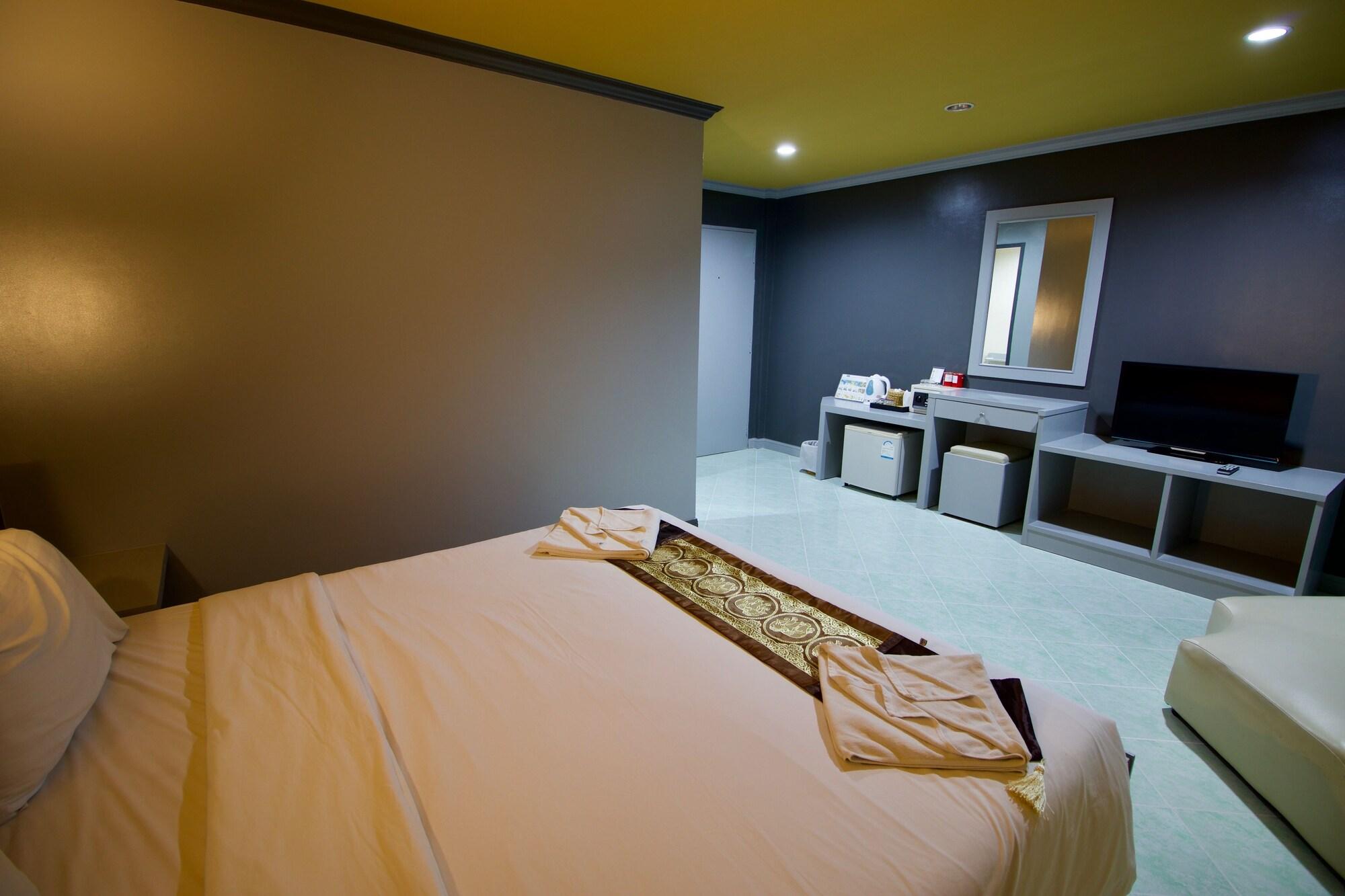 The Little Moon Hotel 3*