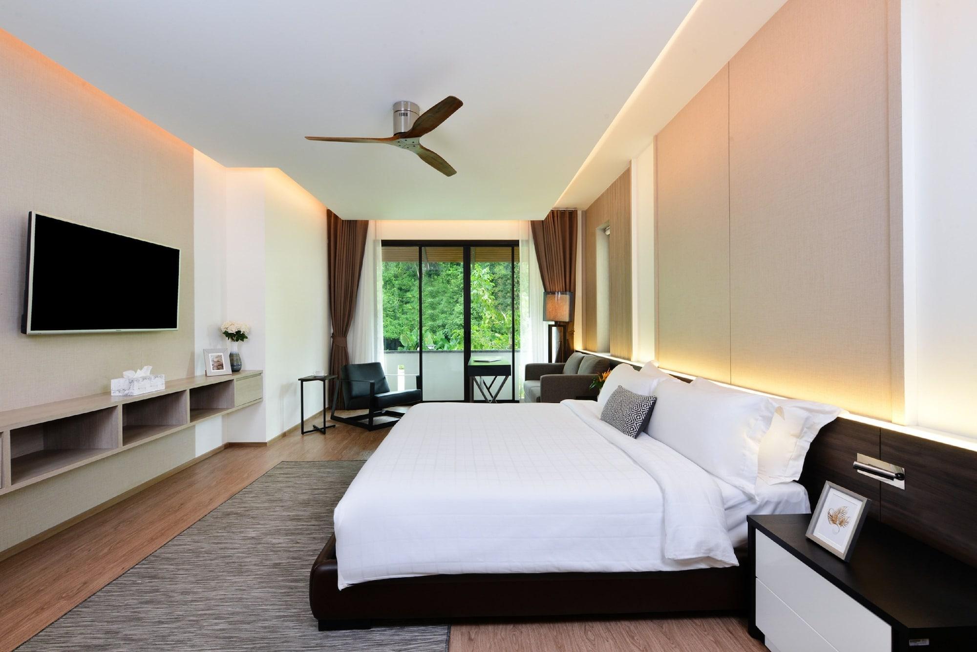 Hotel Tinidee Golf Phuket - Sha Extra 4*