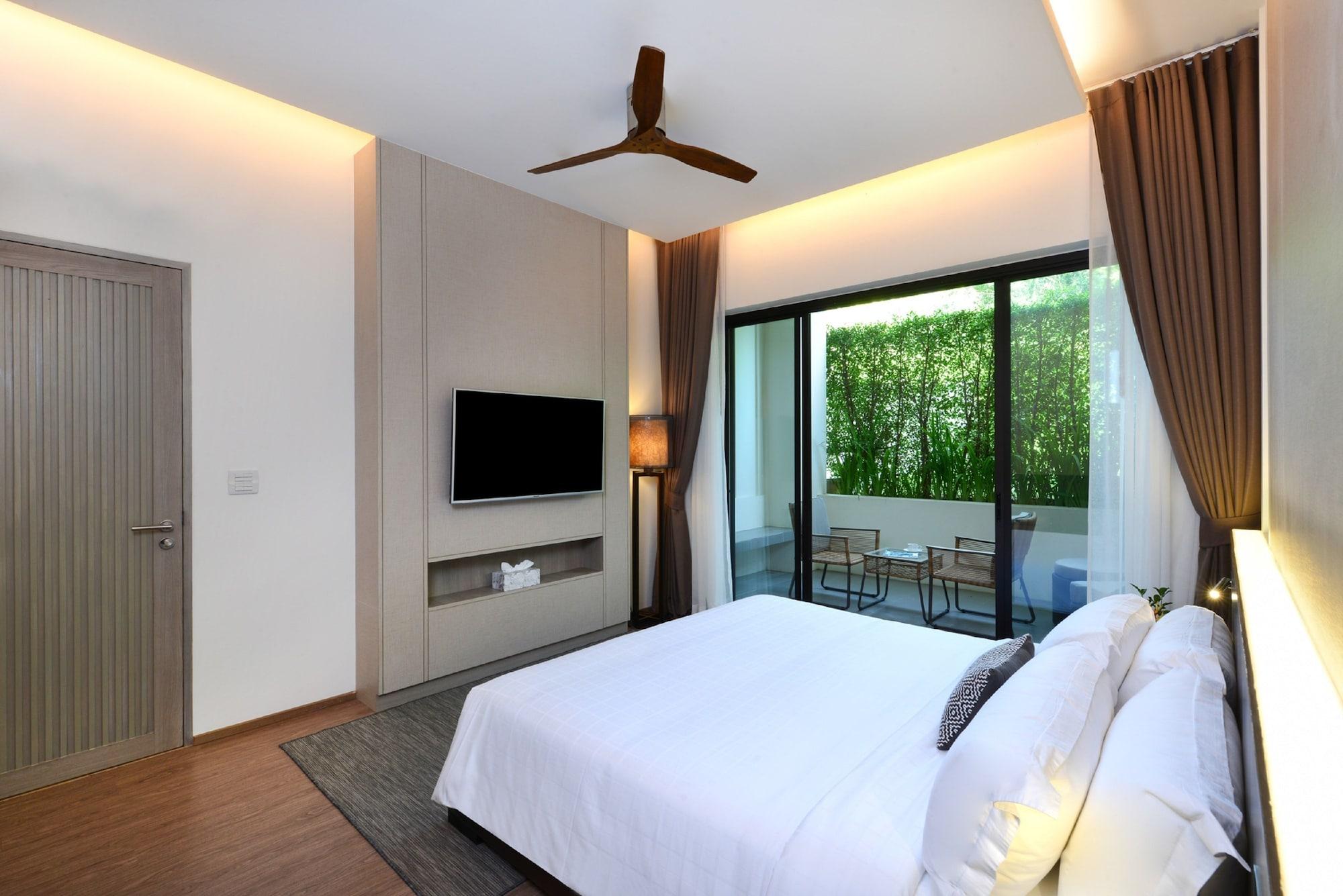 Hotel Tinidee Golf Phuket - Sha Extra 4*