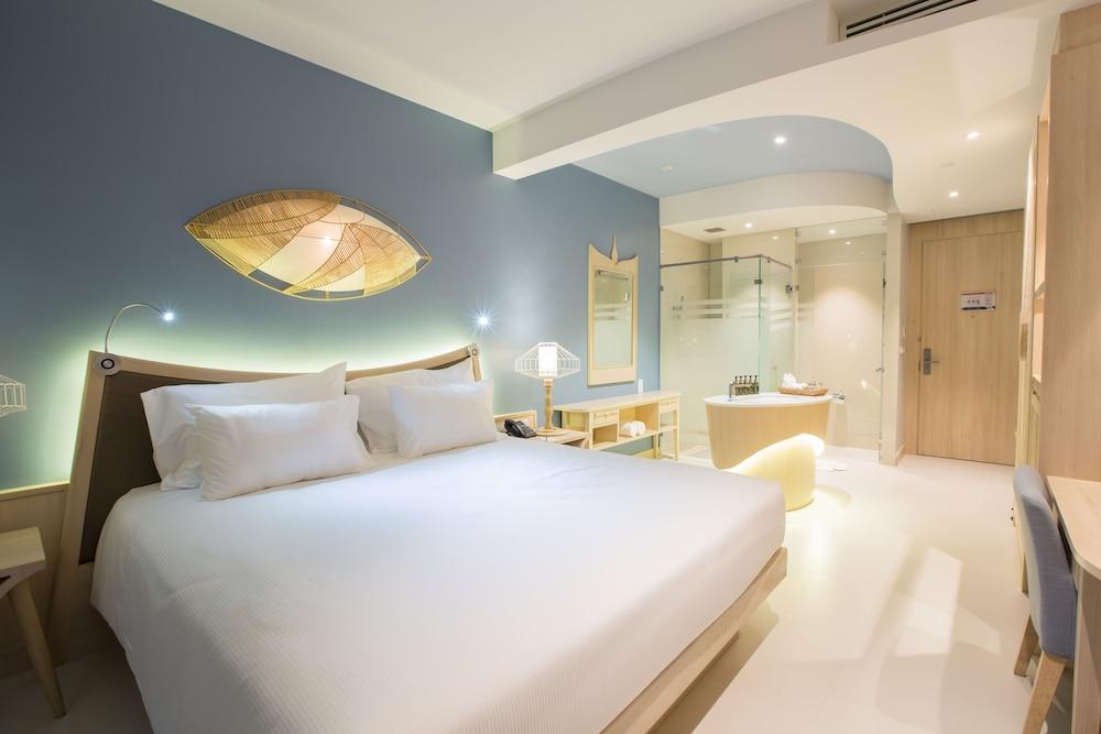 Hotel Beyond