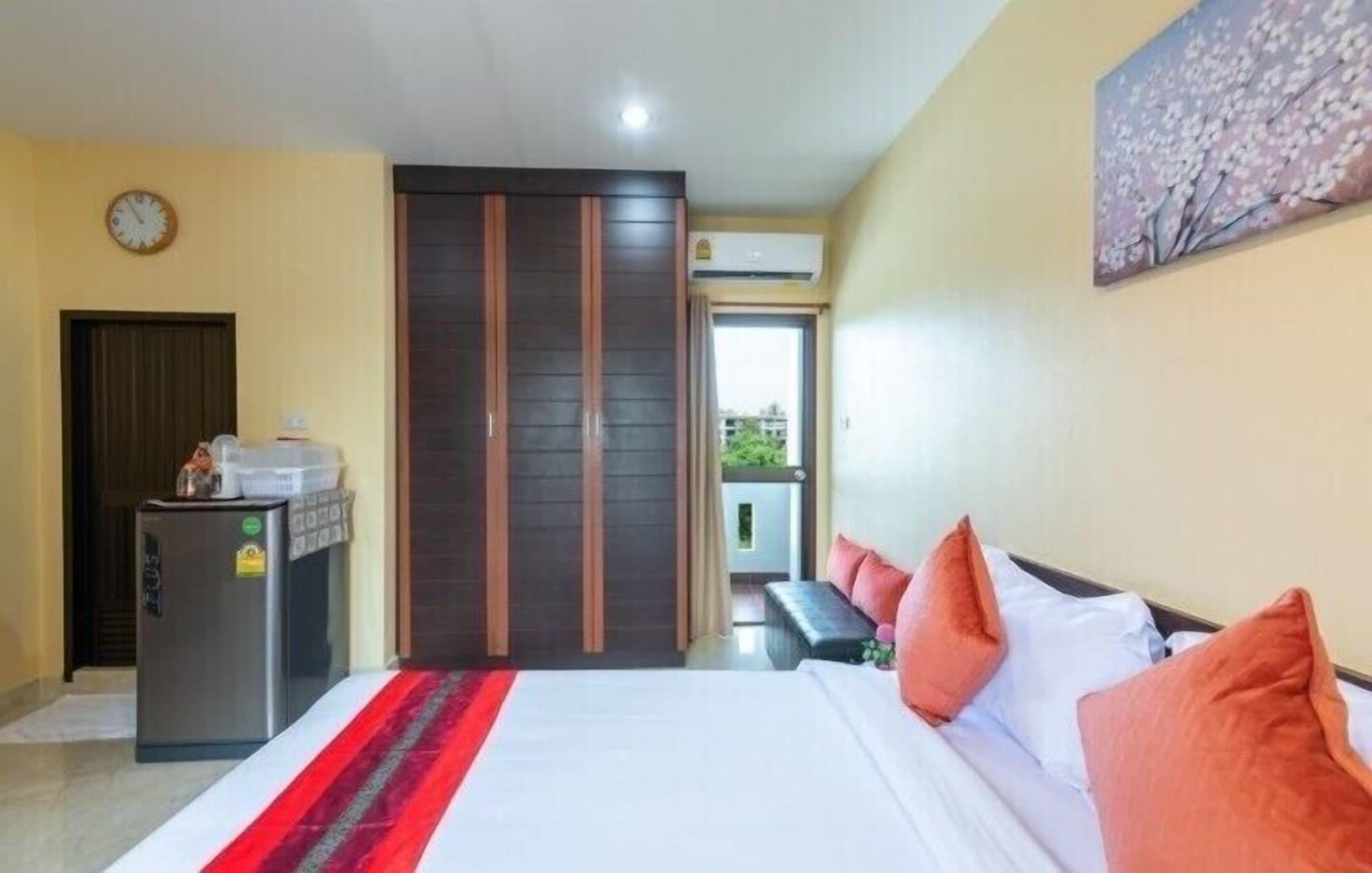 T.y. Airport Apartment