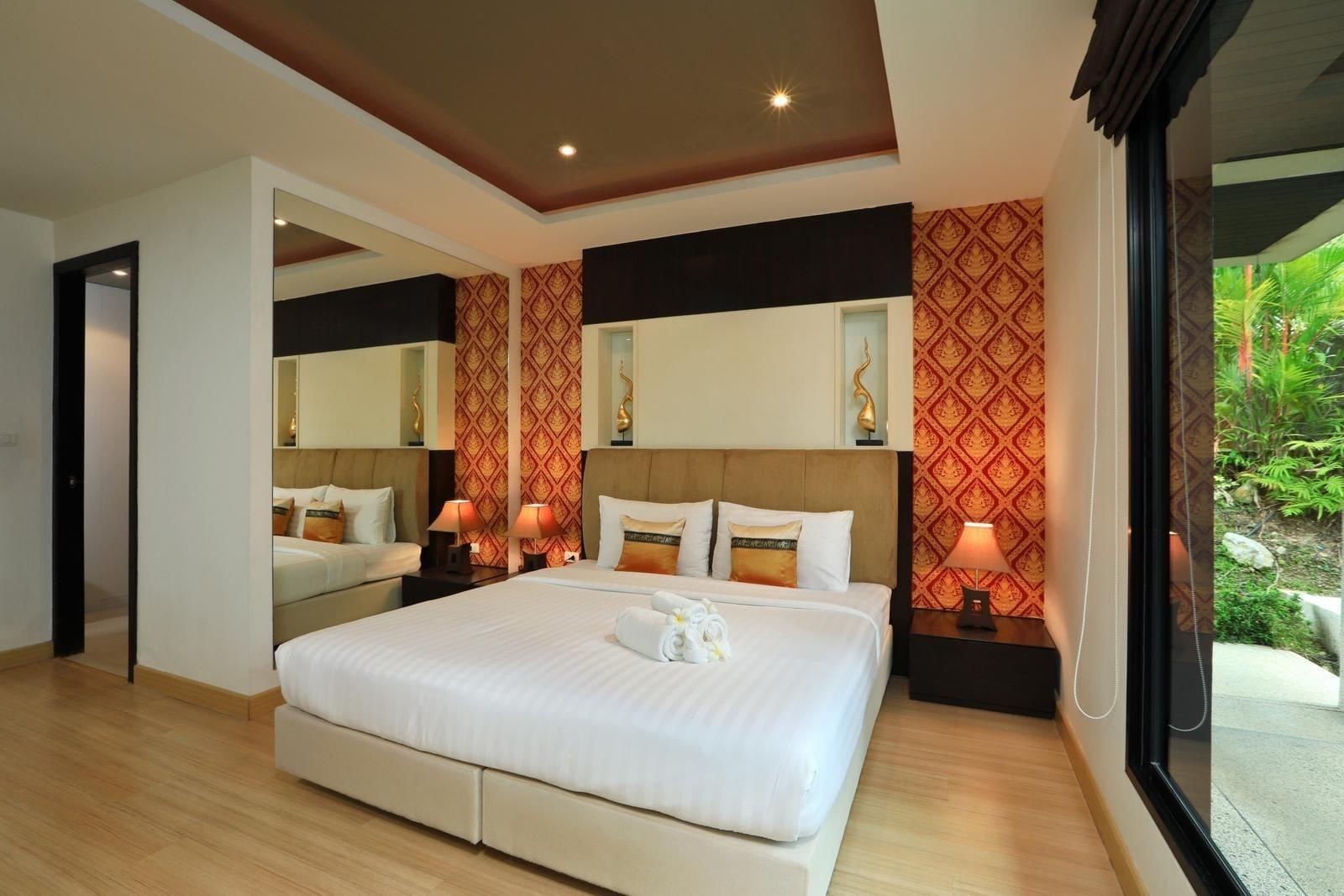 Hill * Kamala Beach