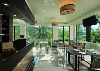 Hill * Kamala Beach