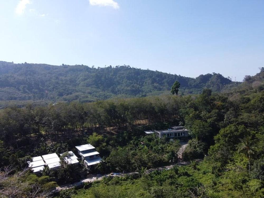 Phuket Phuchada Holiday home