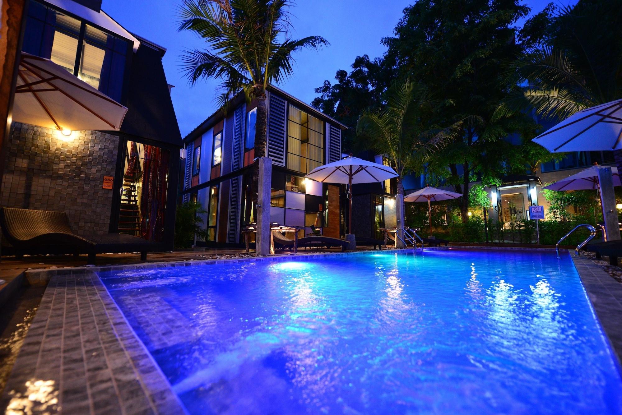 Bukit Pool - Sha Extra