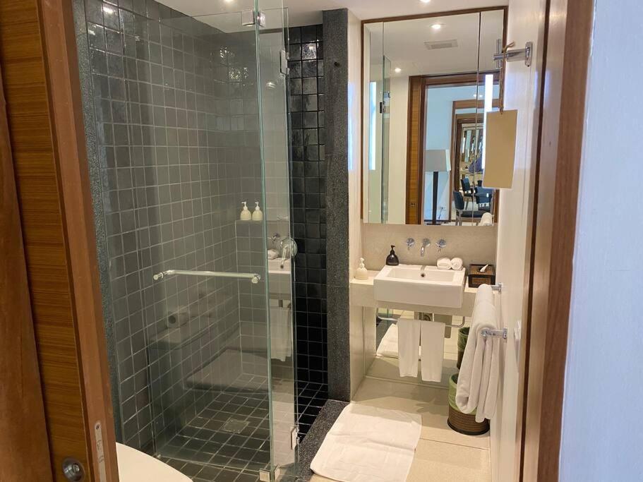 Beachfront 2 Bedroom Luxury Chava