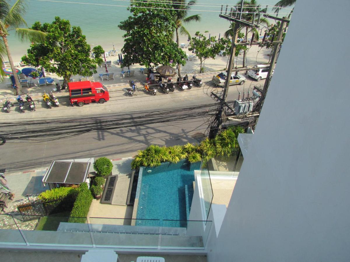 Hotel The Front And