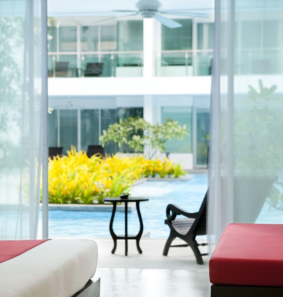 Hotel The Old Phuket - - Sha 4*