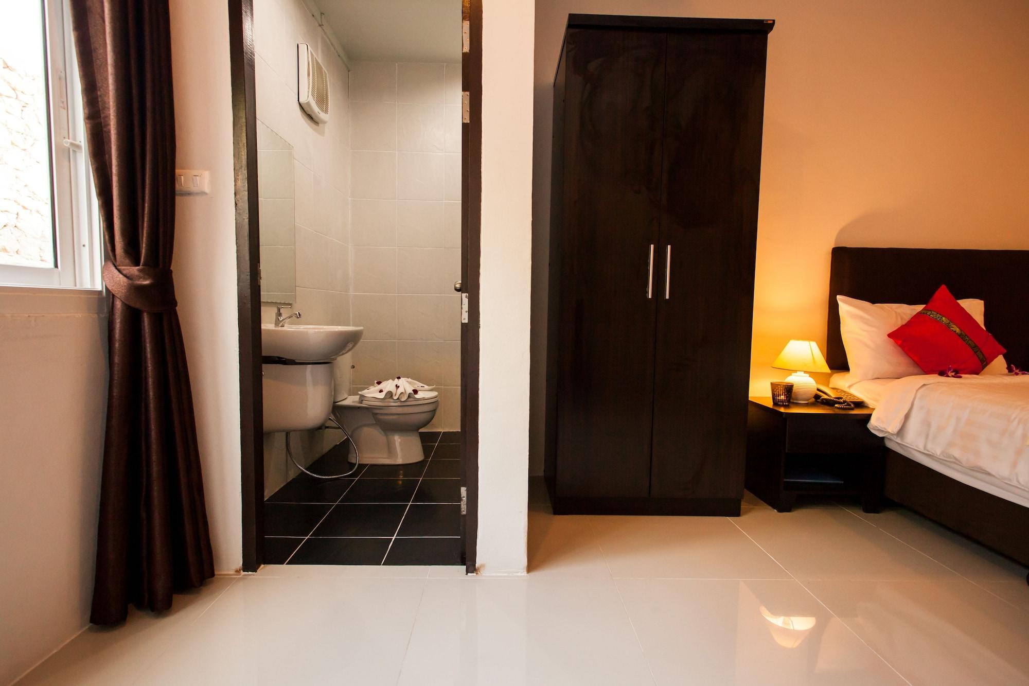 Only Blue Aparthotel 3*