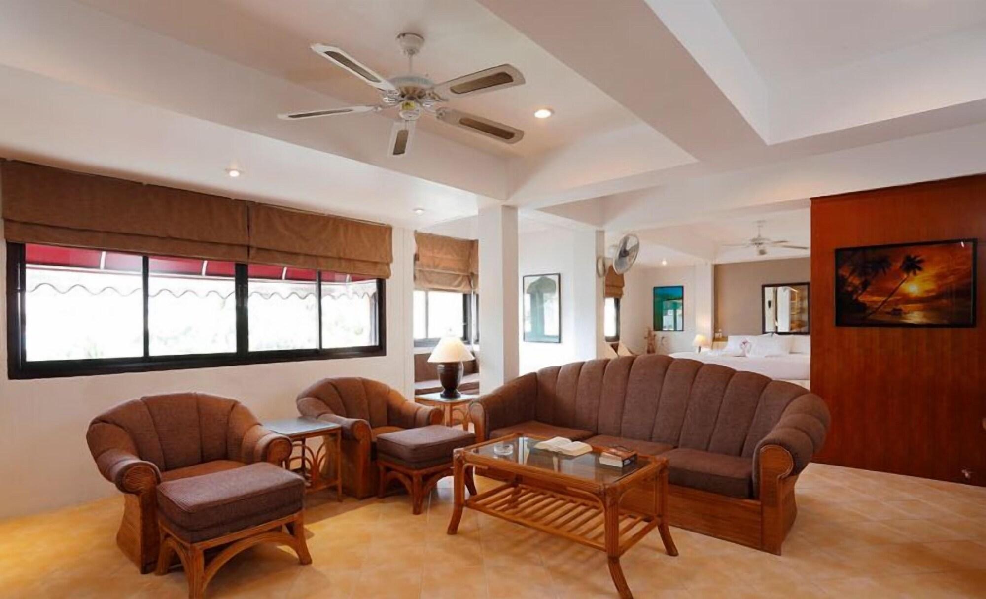 Summer Breeze Hotel 3*