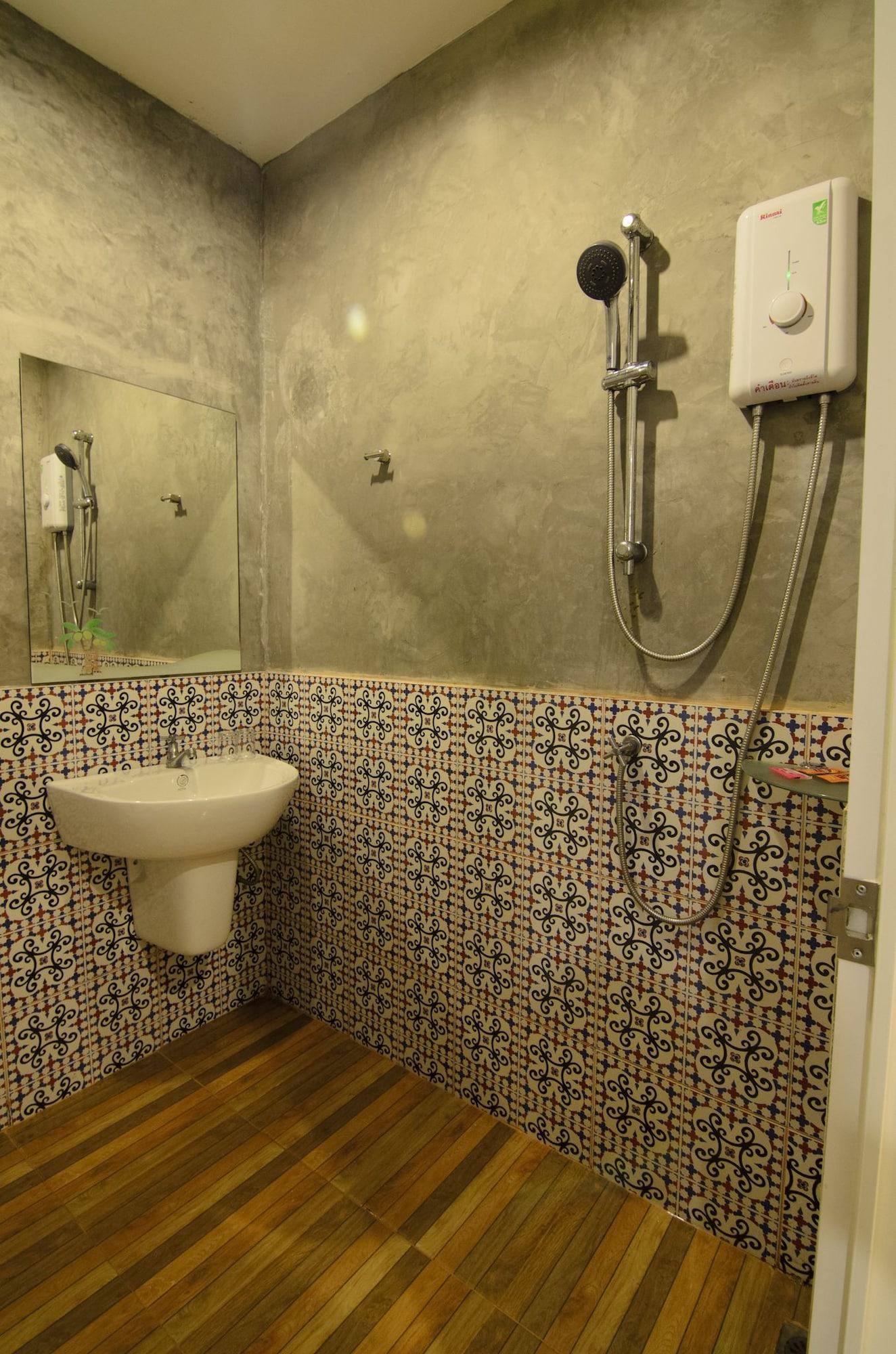 Room Hostel *