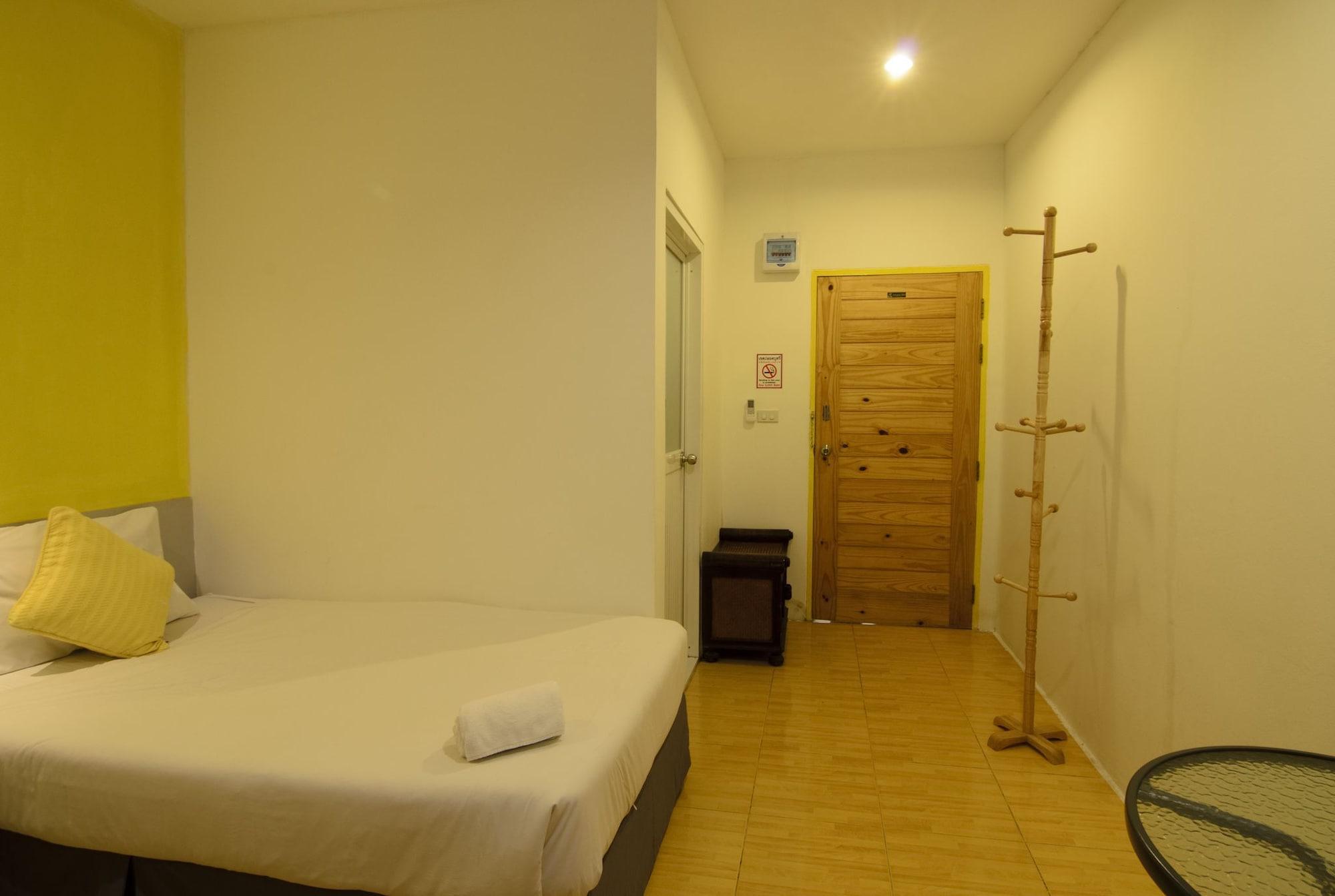 Room Hostel *
