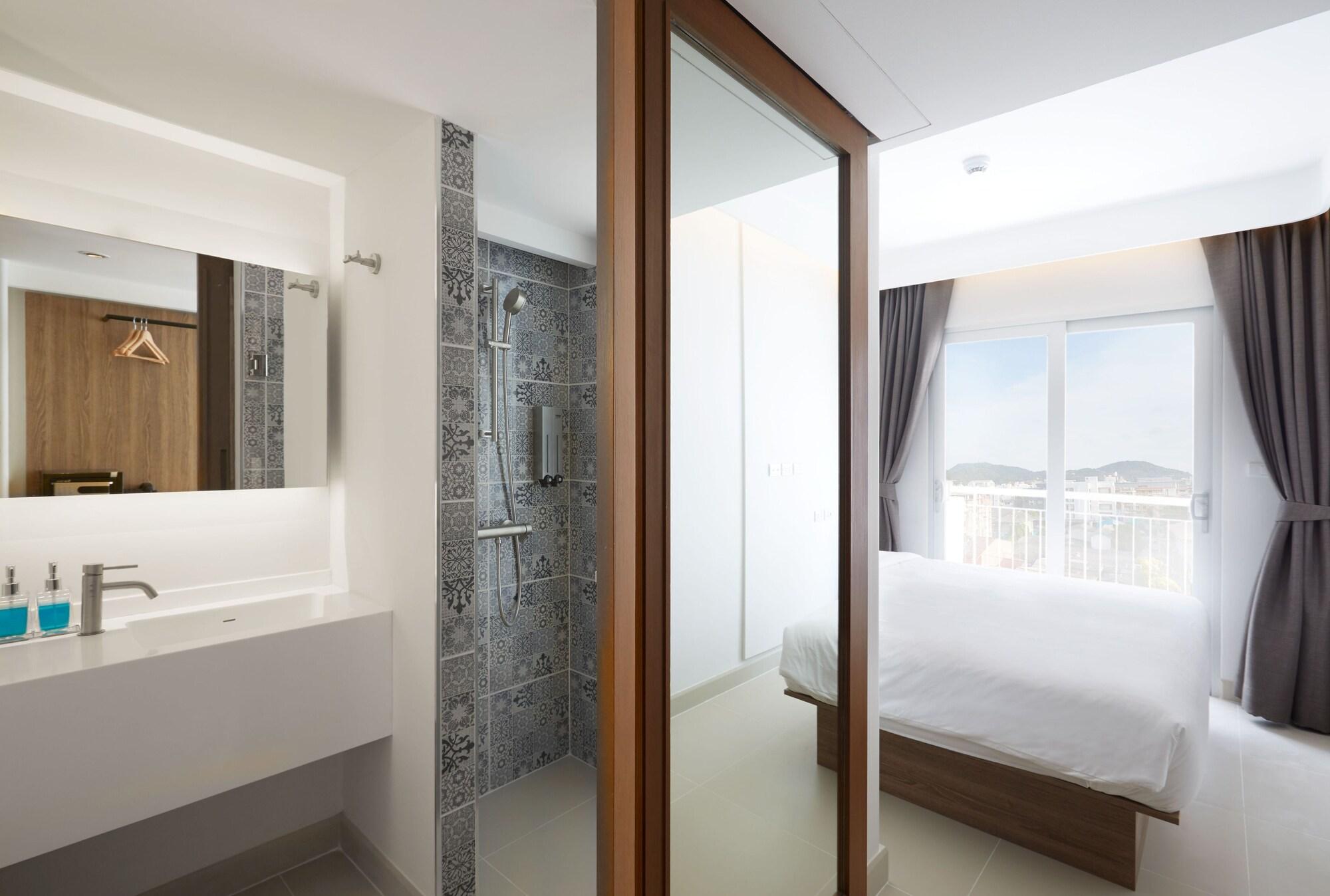 Lub D Phuket - Near & Vibrant Social Vibe Patong