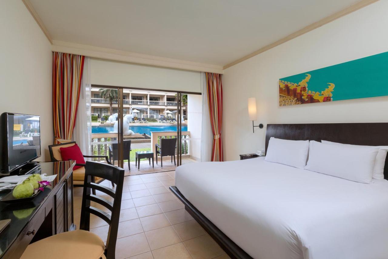 Centara Phuket 4*