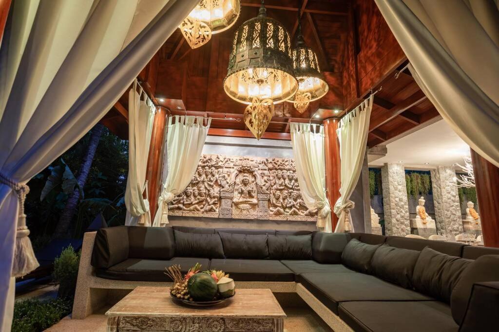 In The Park, Whole House's Suitable For Family's Vacation