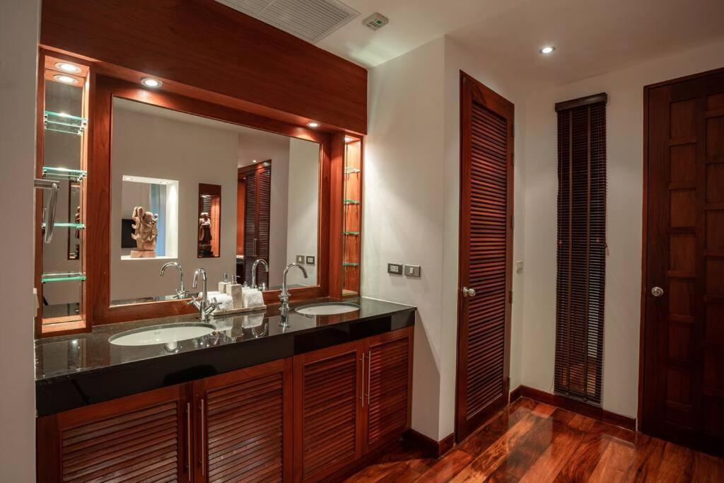 In The Park, Whole House's Suitable For Family's Vacation Villa