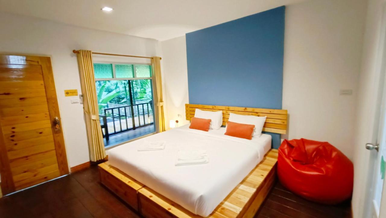Nua Tone & Cafe Bed & Breakfast