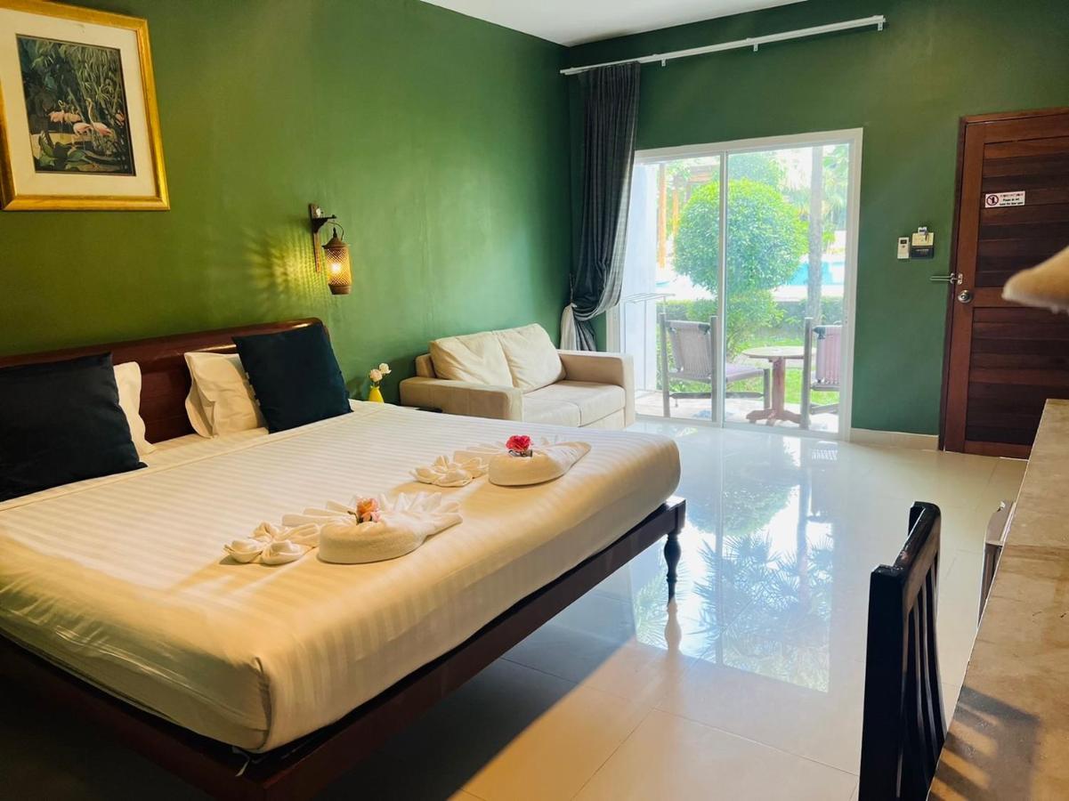 Bora Bora Phuket Chalong