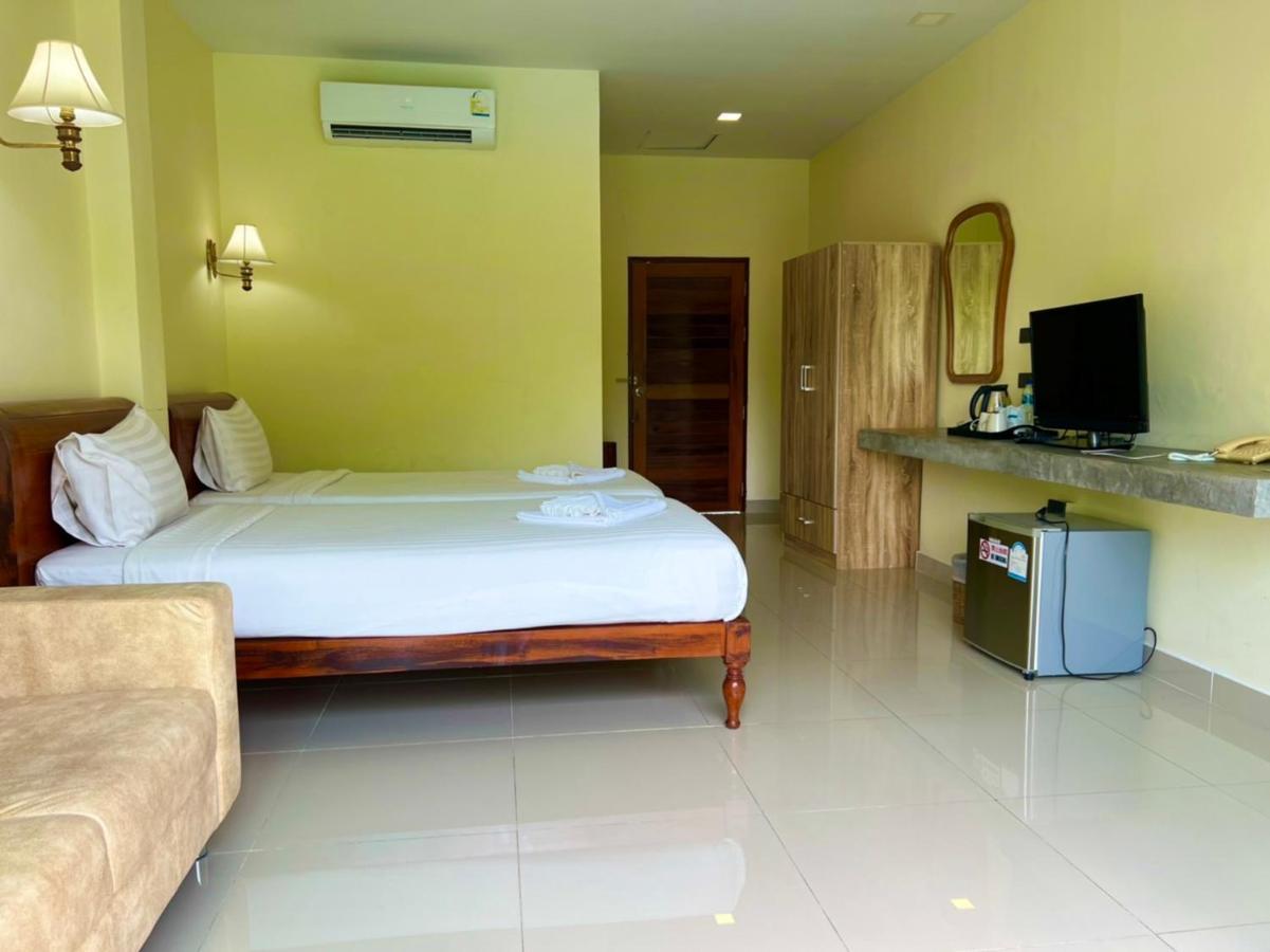 Bora Bora Phuket Chalong