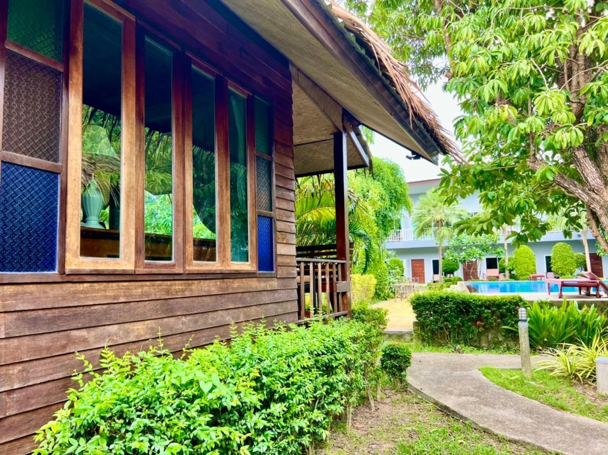 Bora Bora Phuket 4*