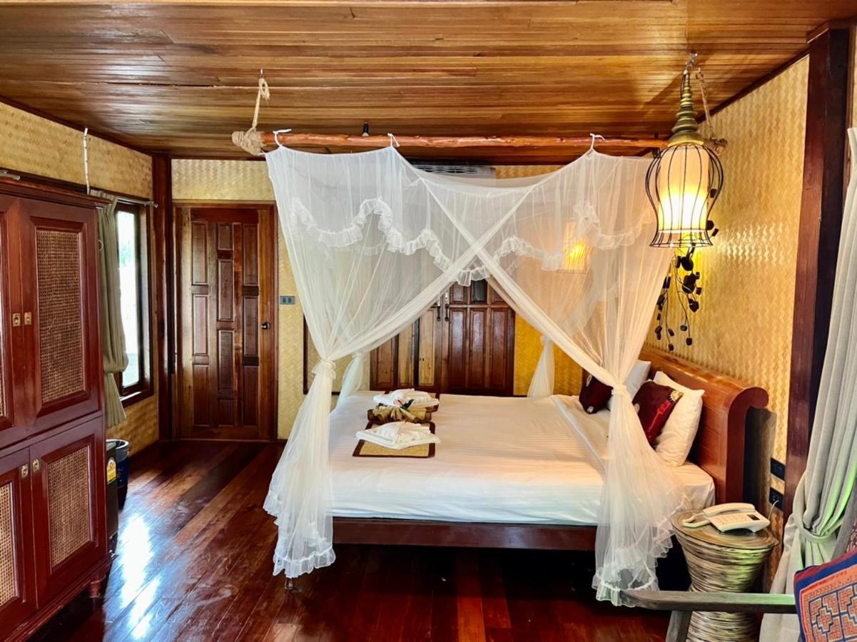 Hotel Bora Bora Phuket Chalong