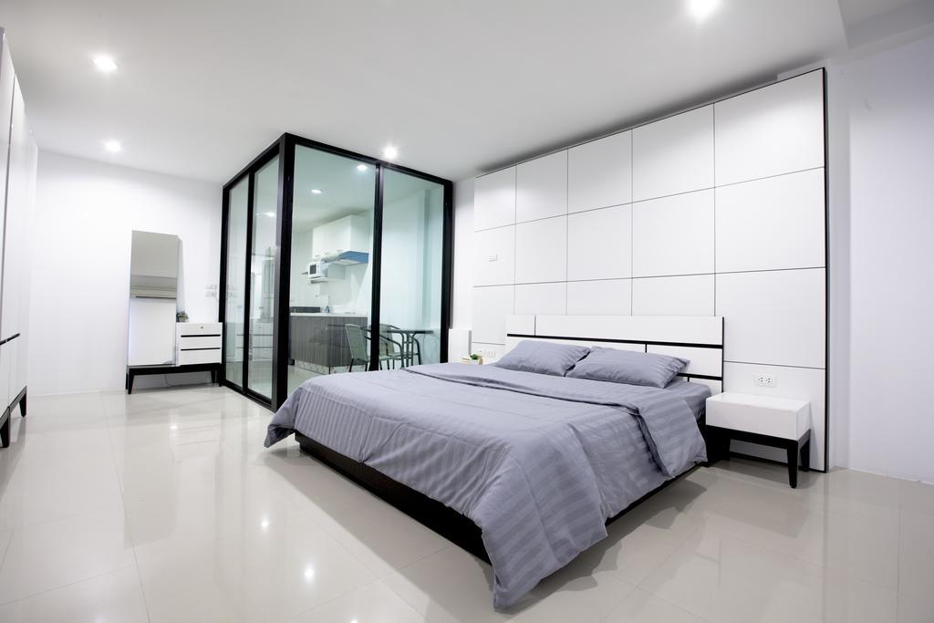 Number 4 Apartment *