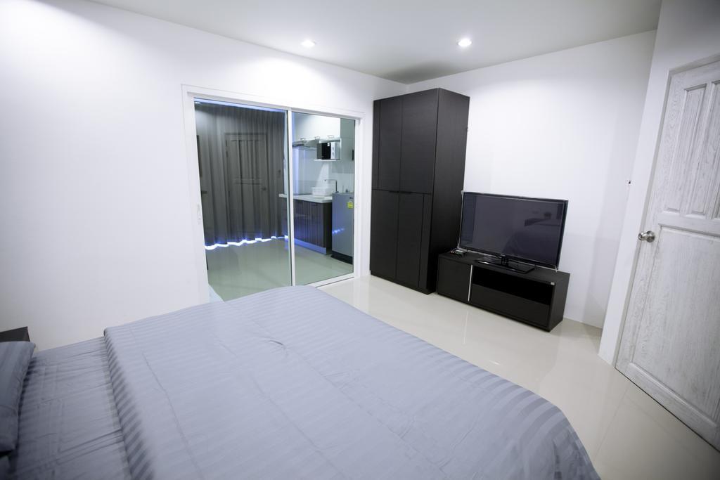 Apartment Number 4 *