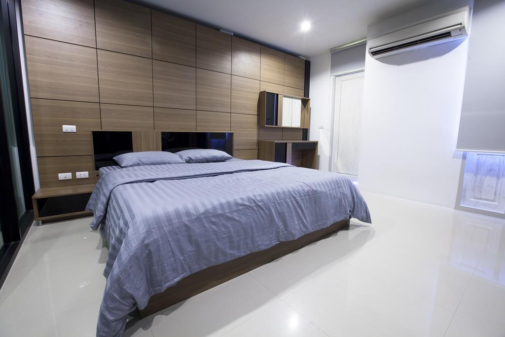 Number 4 Apartment *