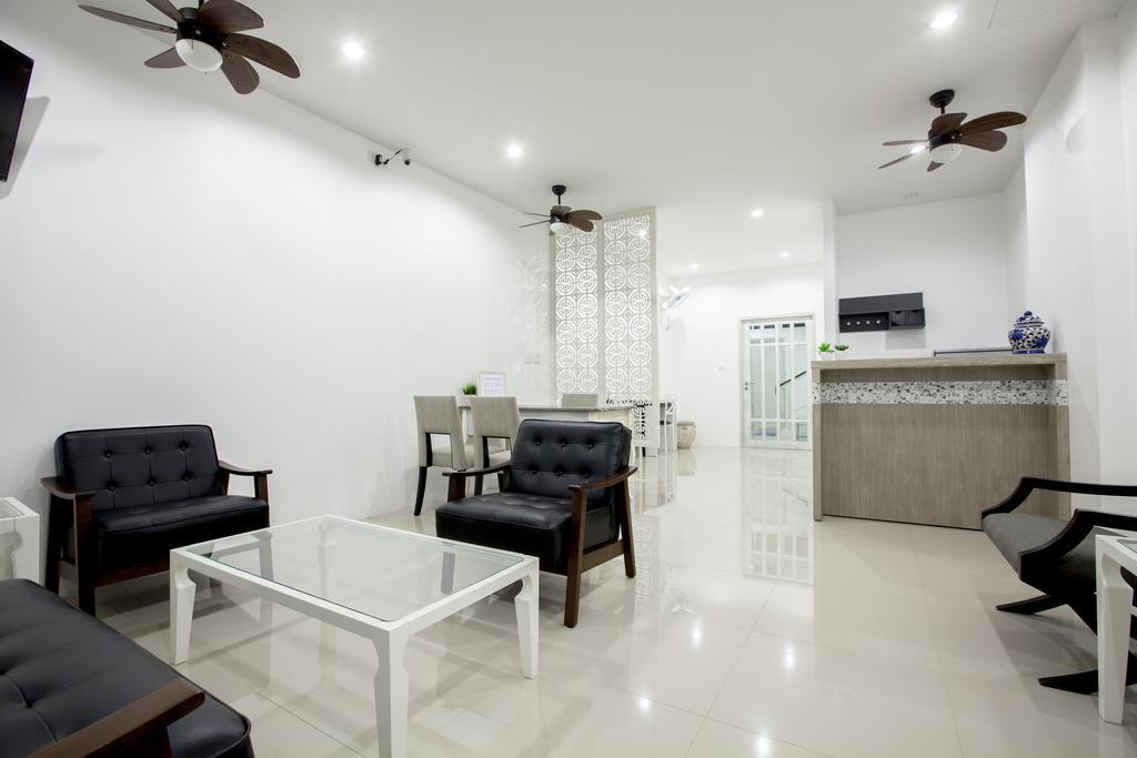 Number 4 Apartment *