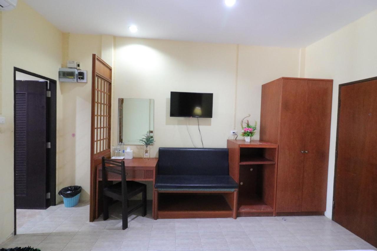 Hotel Baan Nat The Village Phuket
