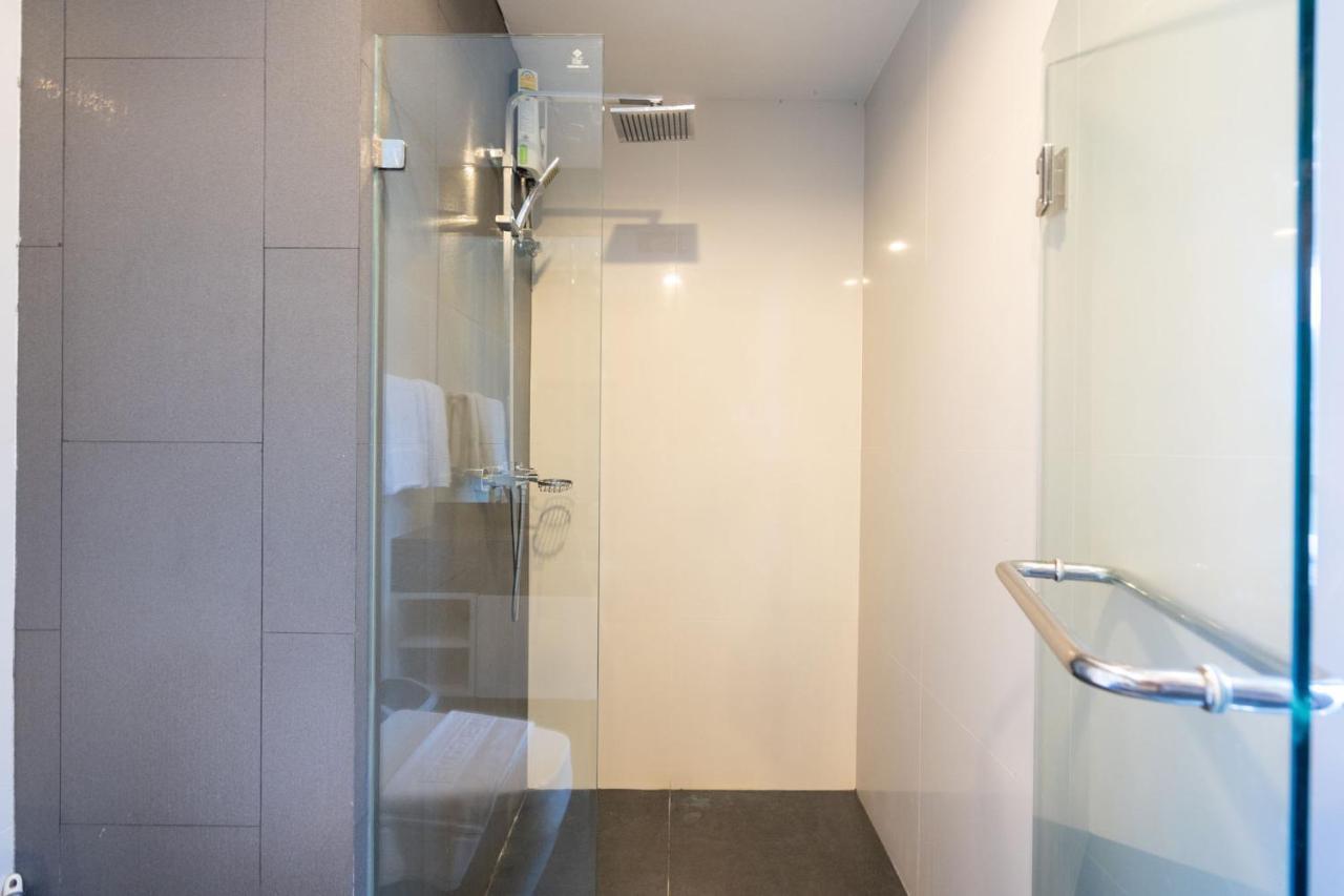 Tropical Living Surin Phuket Apartment *