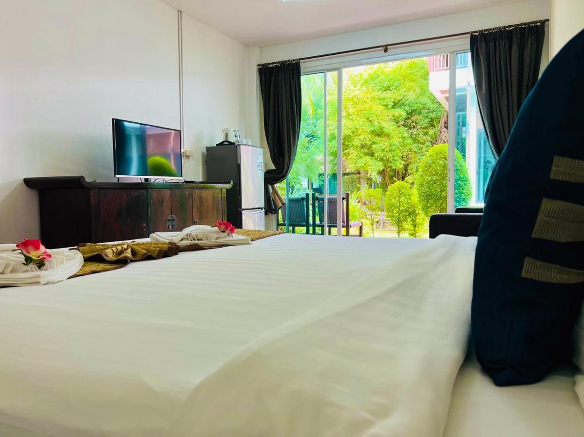 Bora Bora Phuket Chalong
