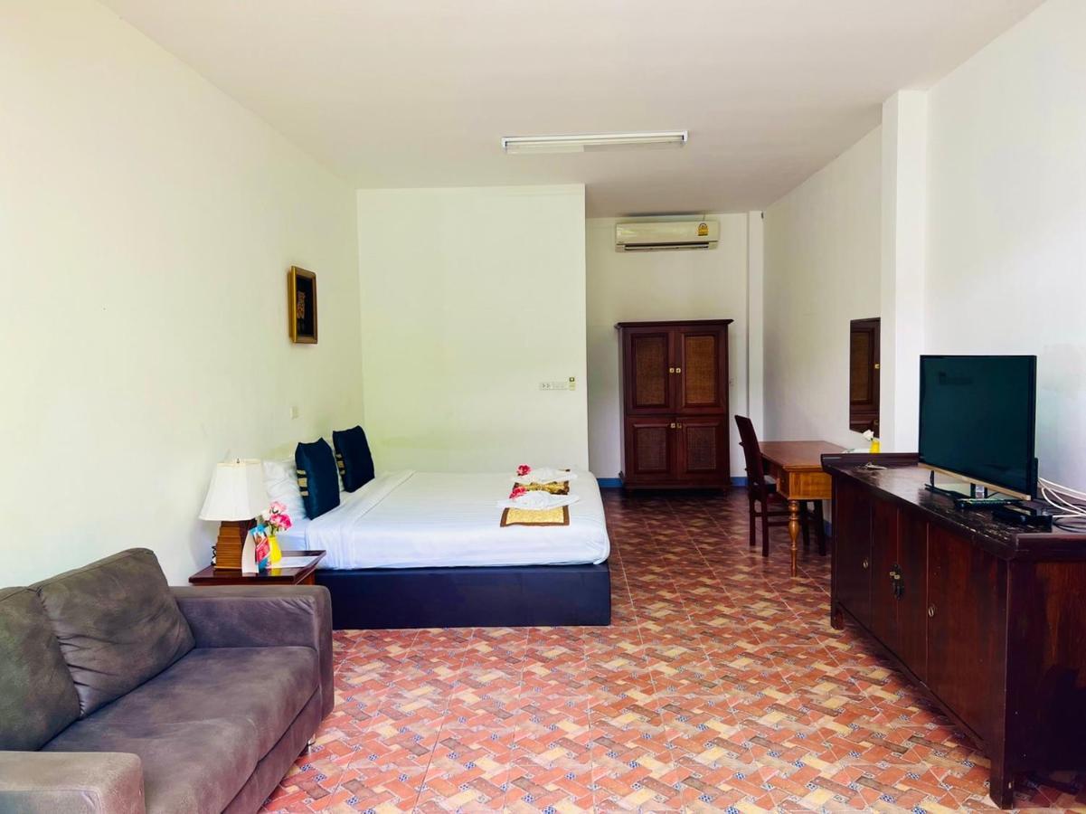 Bora Bora Phuket Hotel 4*