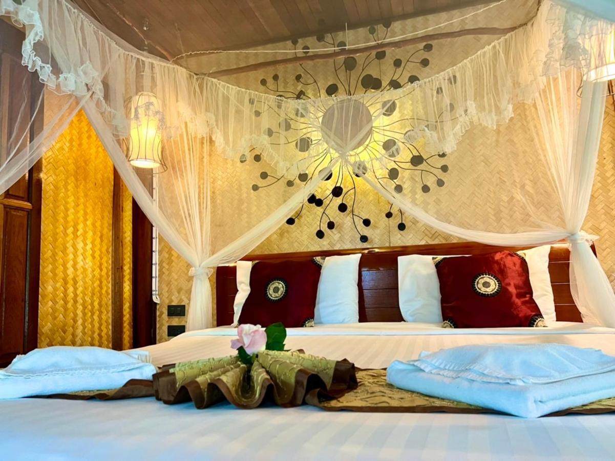 Bora Bora Phuket 4*