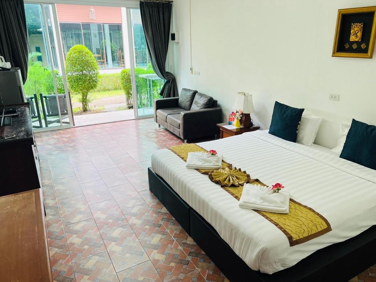 Bora Bora Phuket 4*